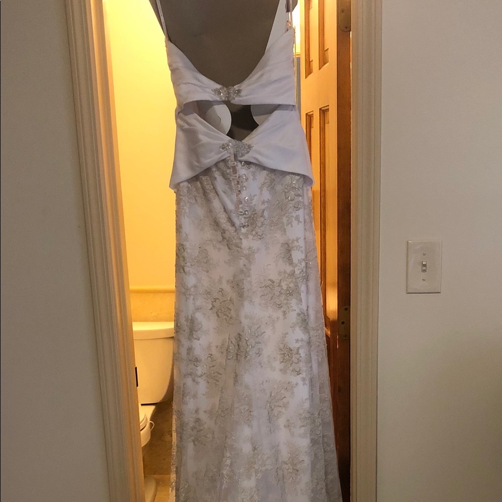 Essence of Australia strapless wedding dress